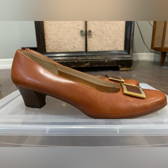 vintage Ferragamo heels - Picture 1 of 7